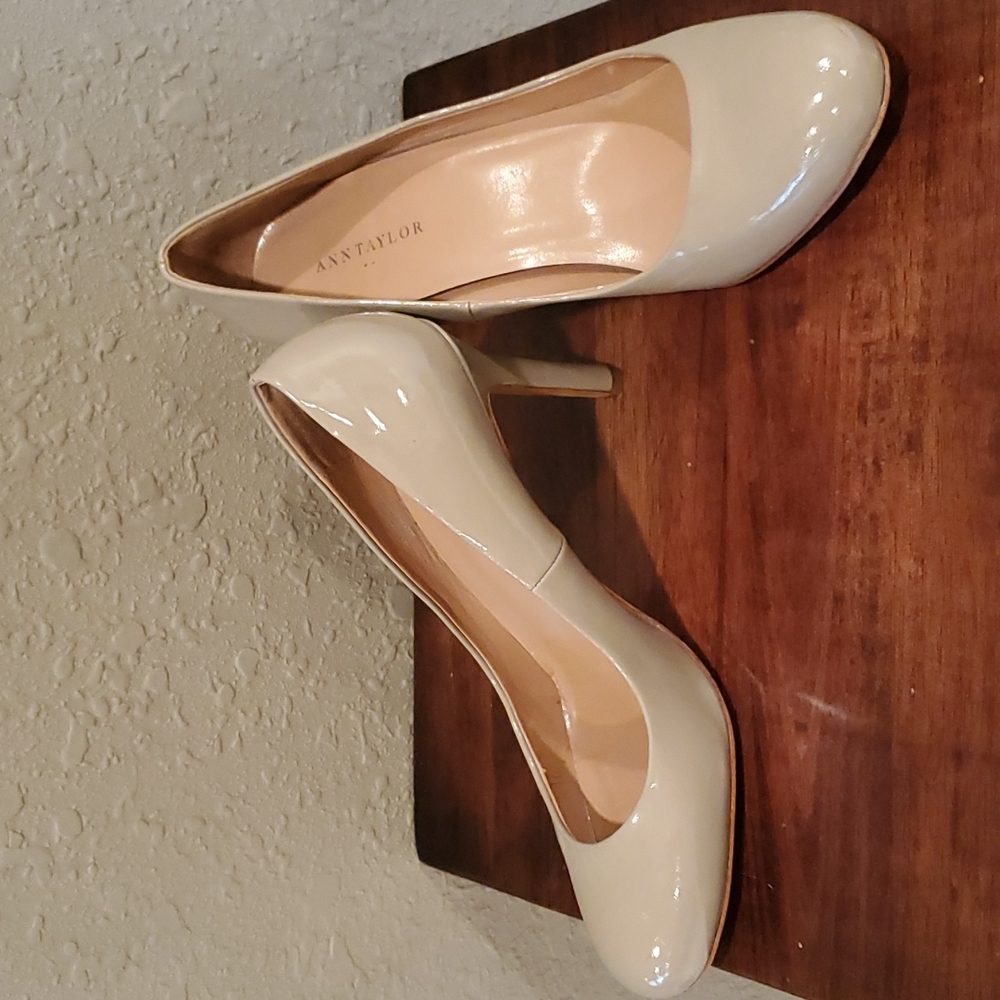 Ann Taylor Pumps in Patent Nude - Size 7